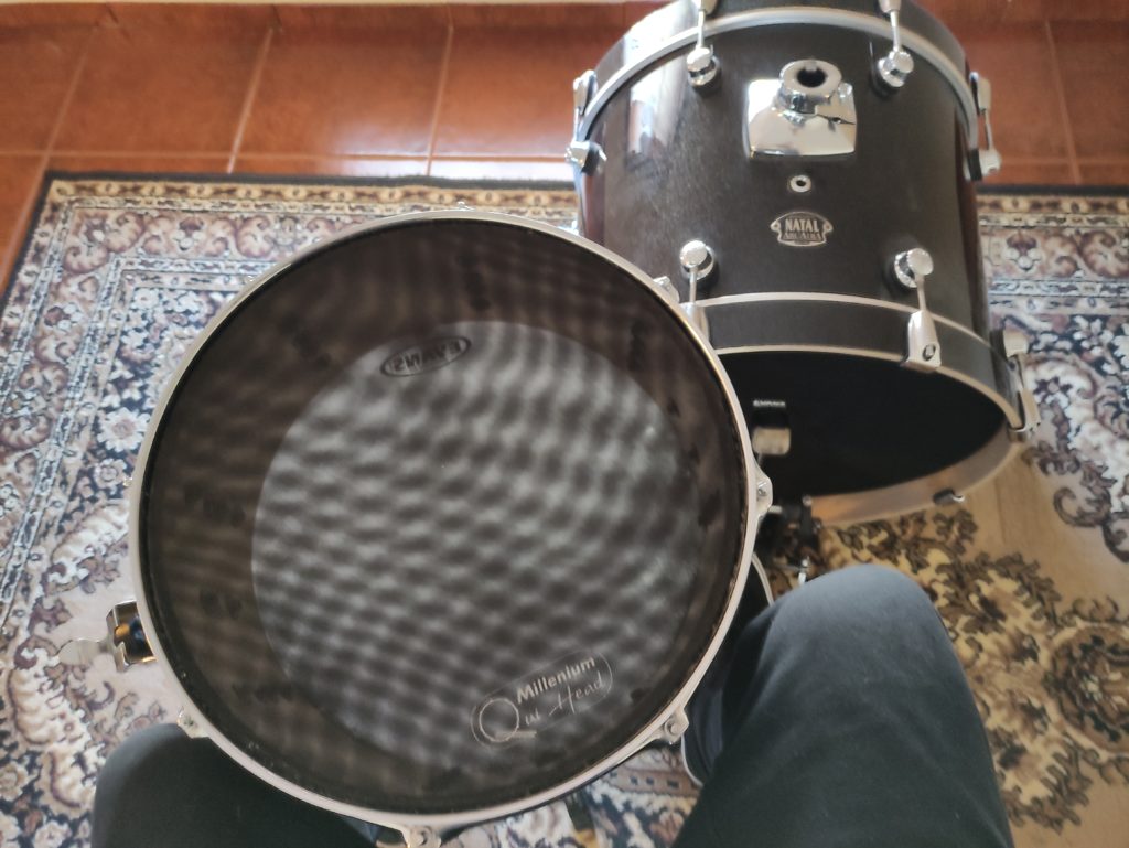 setting up a snare drum